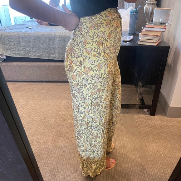 H&M yellow floral wide leg pant - Picture 2 of 7
